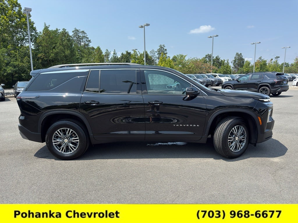 2025 Chevrolet Traverse LT
