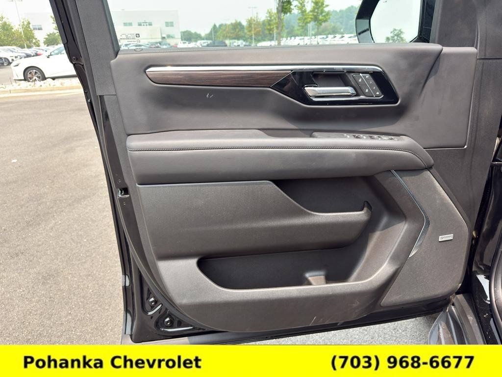 2025 Chevrolet Suburban LT
