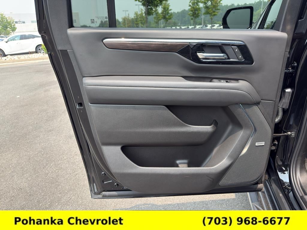 2025 Chevrolet Suburban LT