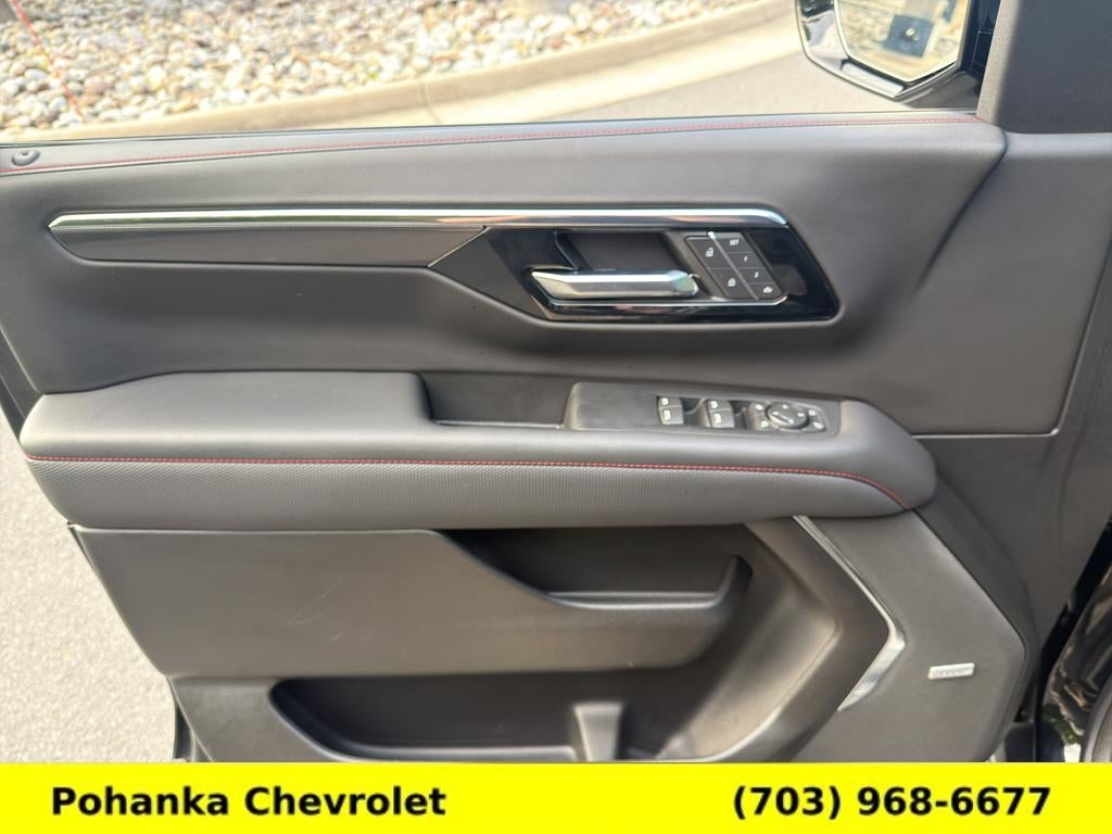 2025 Chevrolet Suburban RST