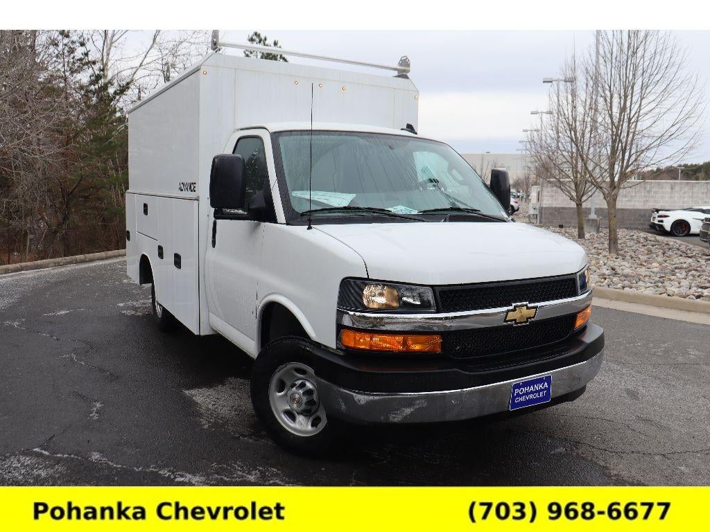 2025 Chevrolet Express Cutaway 3500 1WT