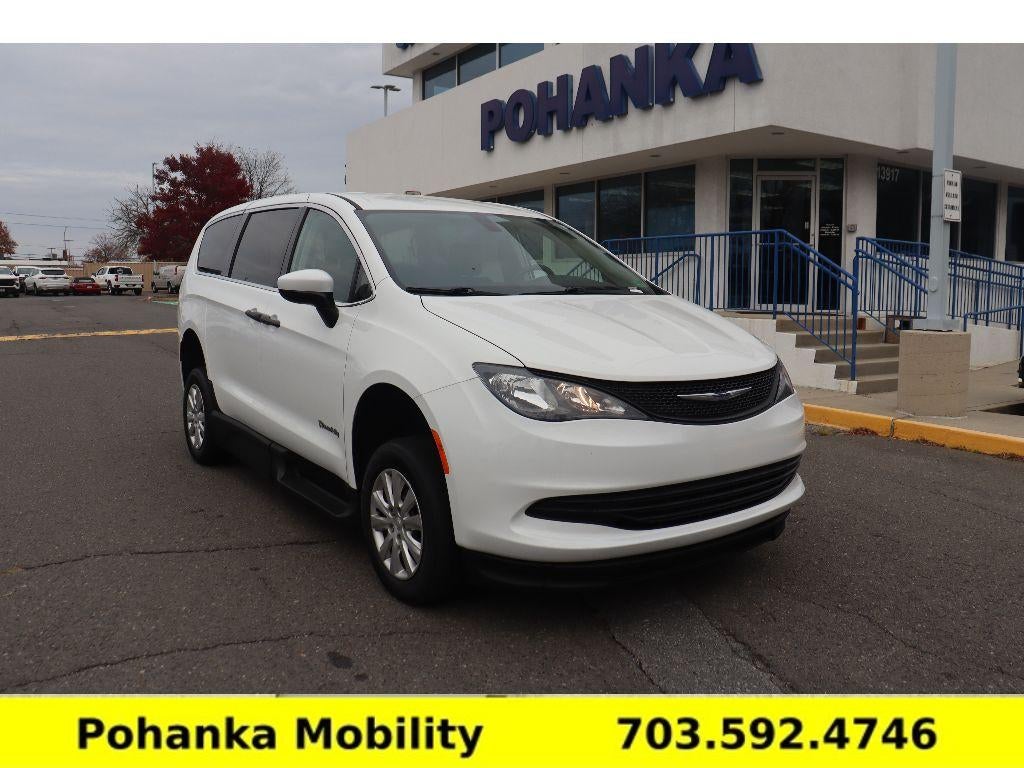 2020 Chrysler Voyager L