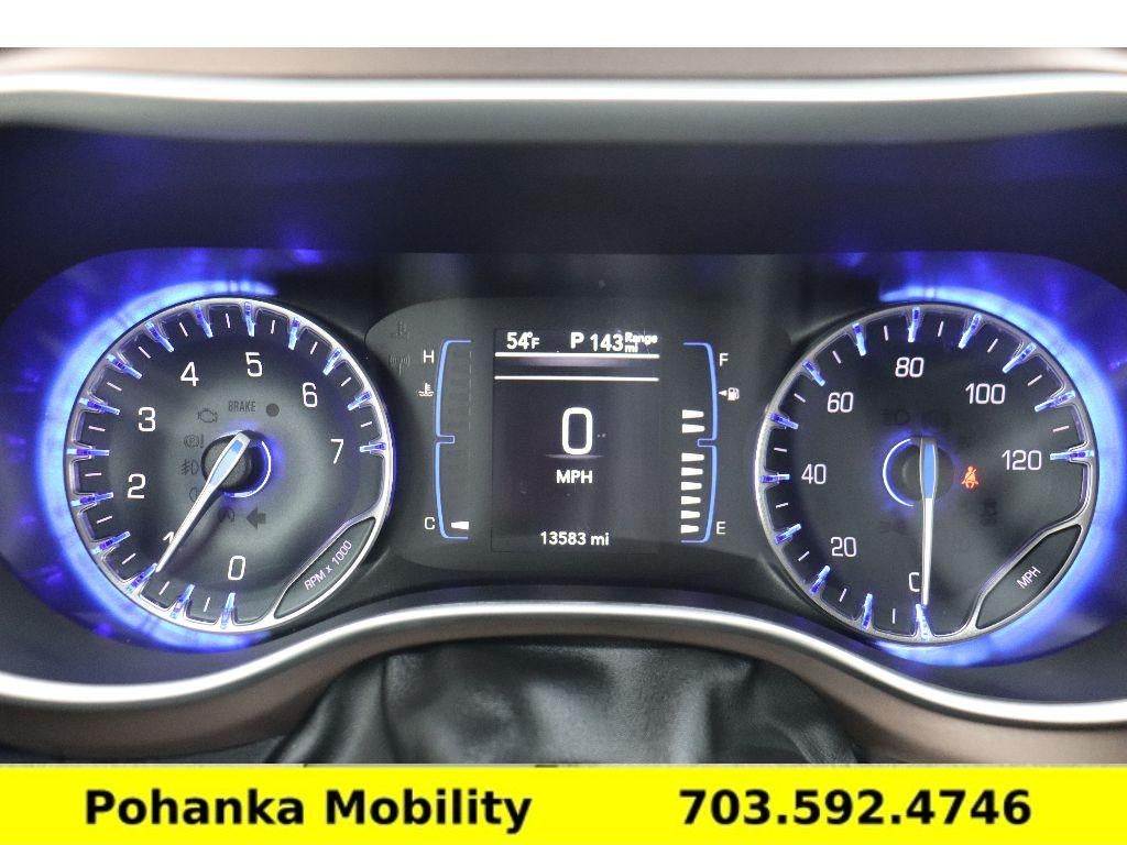 2020 Chrysler Voyager L