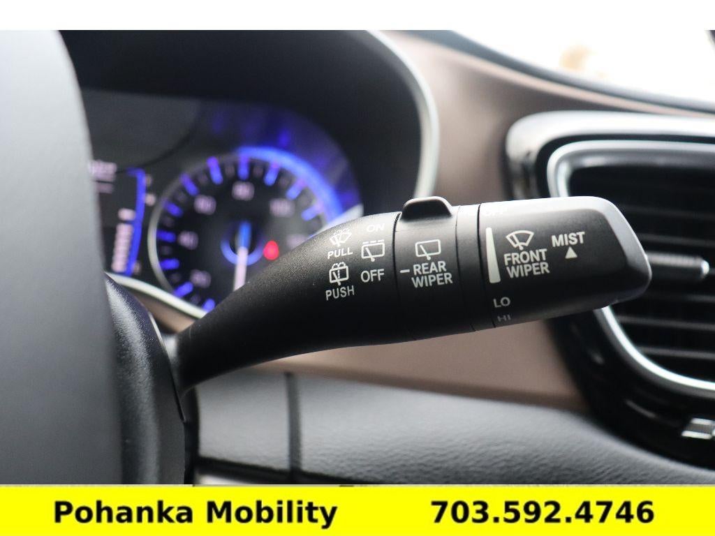 2020 Chrysler Voyager L