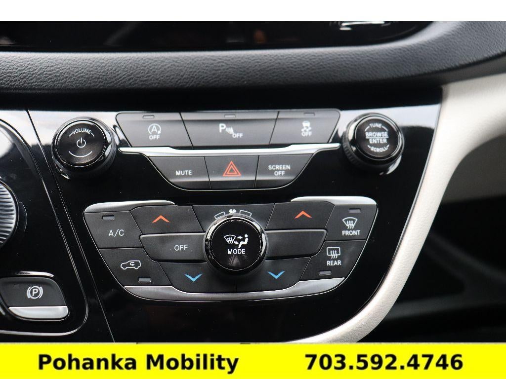 2020 Chrysler Voyager L