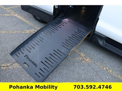 2020 Chrysler Voyager L