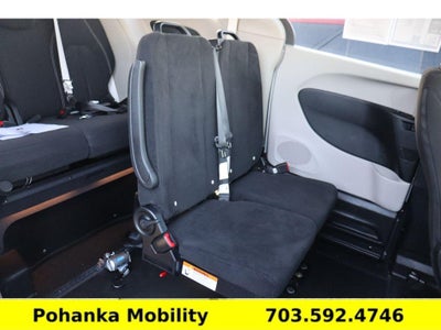 2020 Chrysler Voyager L