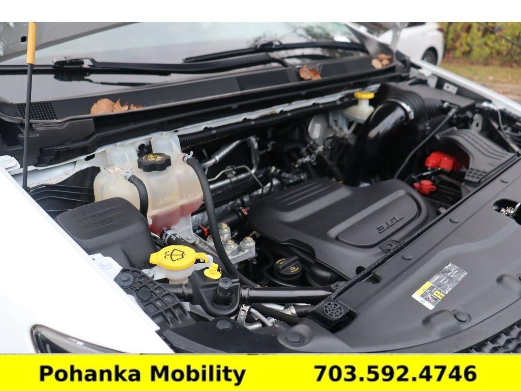 2020 Chrysler Voyager L