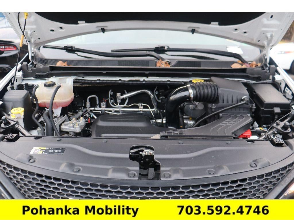 2020 Chrysler Voyager L