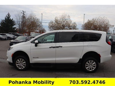 2020 Chrysler Voyager L