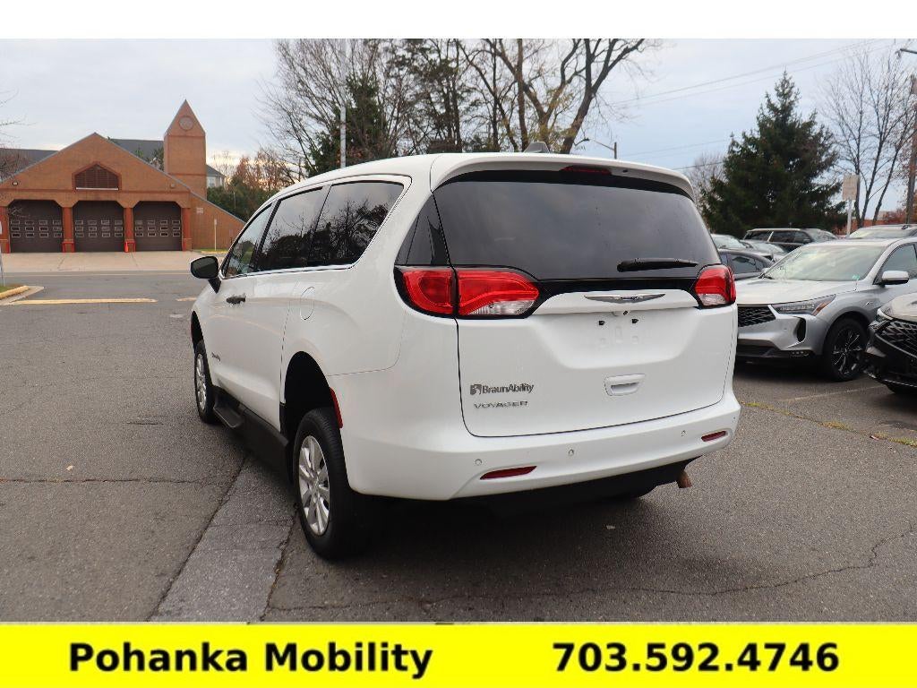 2020 Chrysler Voyager L