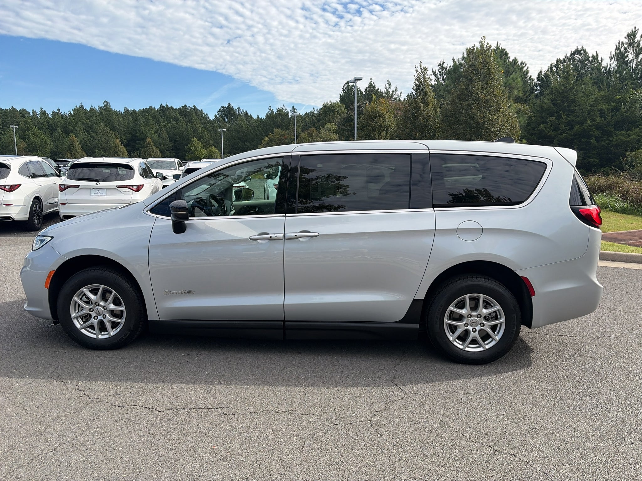 2024 Chrysler Pacifica Touring L