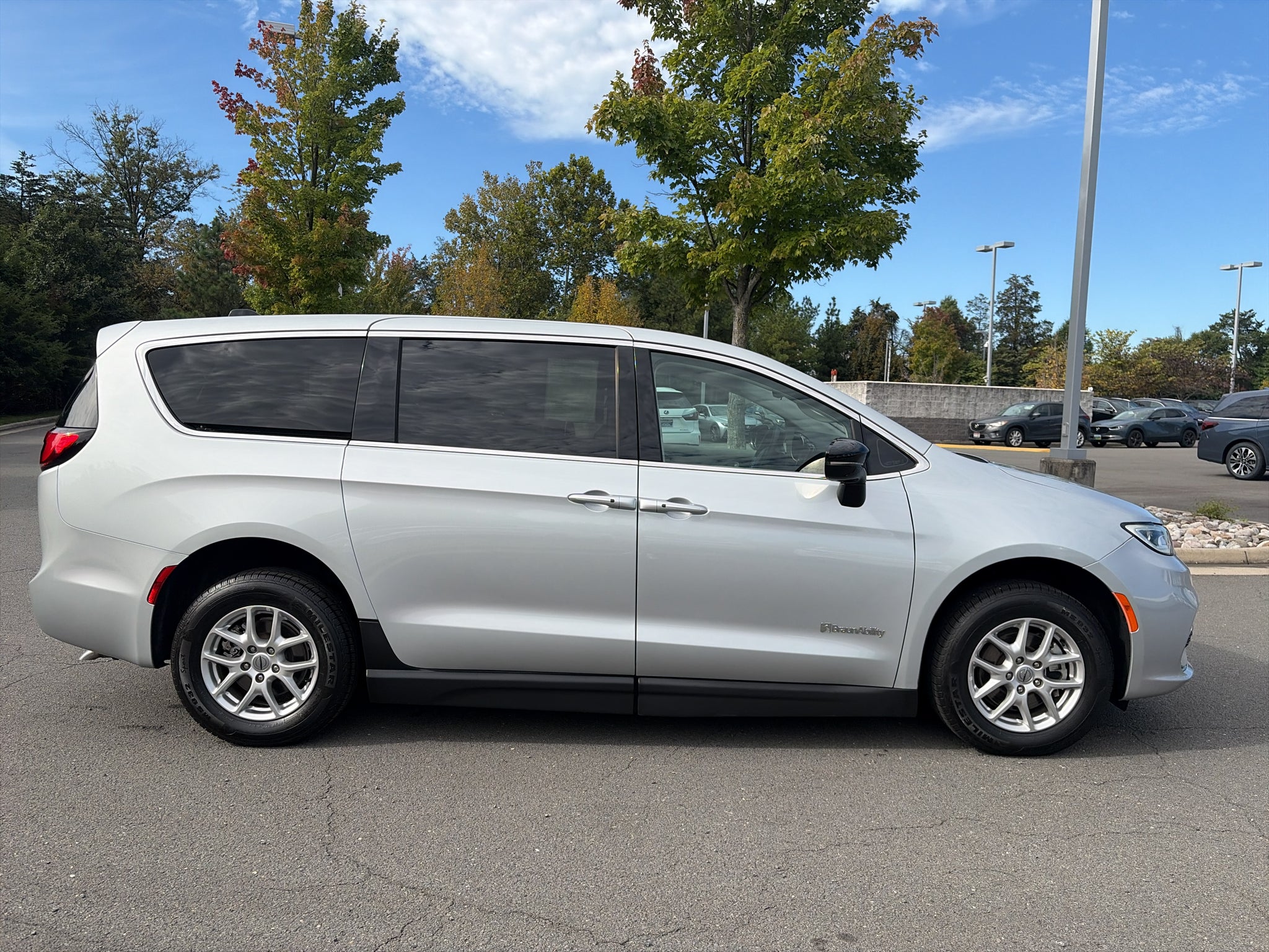 2024 Chrysler Pacifica Touring L