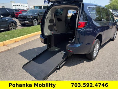 2023 Chrysler Pacifica Touring L