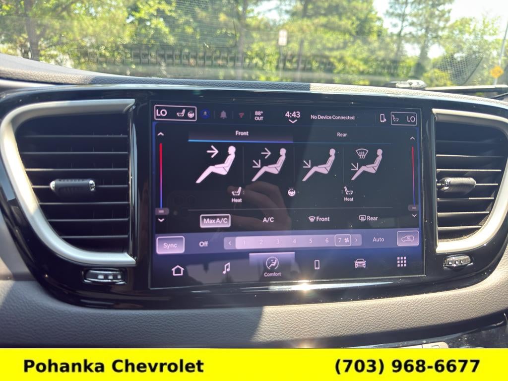 2025 Chrysler Pacifica Select