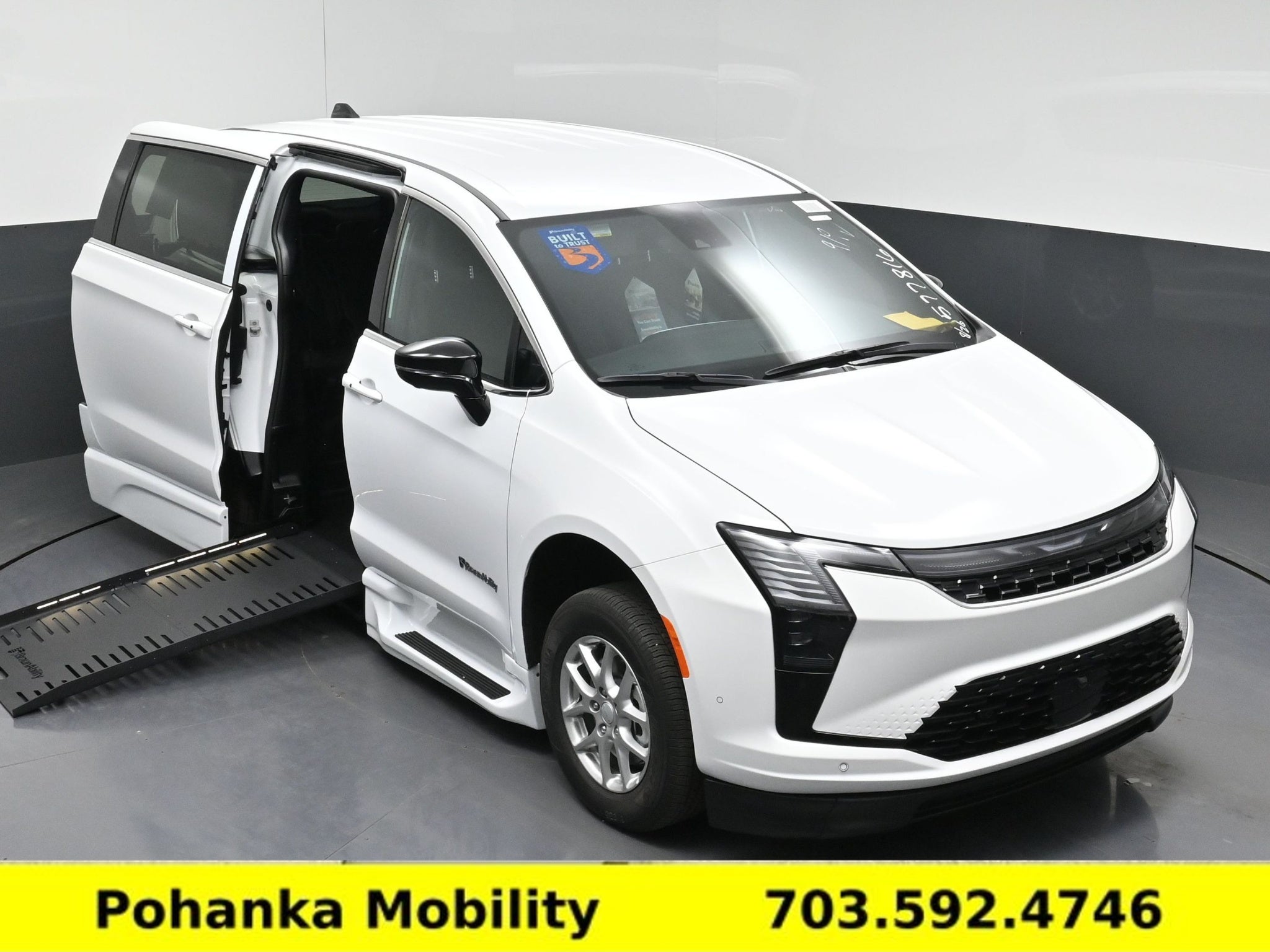 2027 Chrysler Pacifica Select