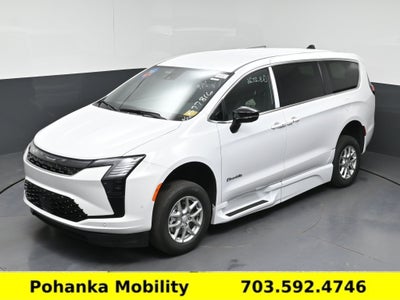 2027 Chrysler Pacifica Select