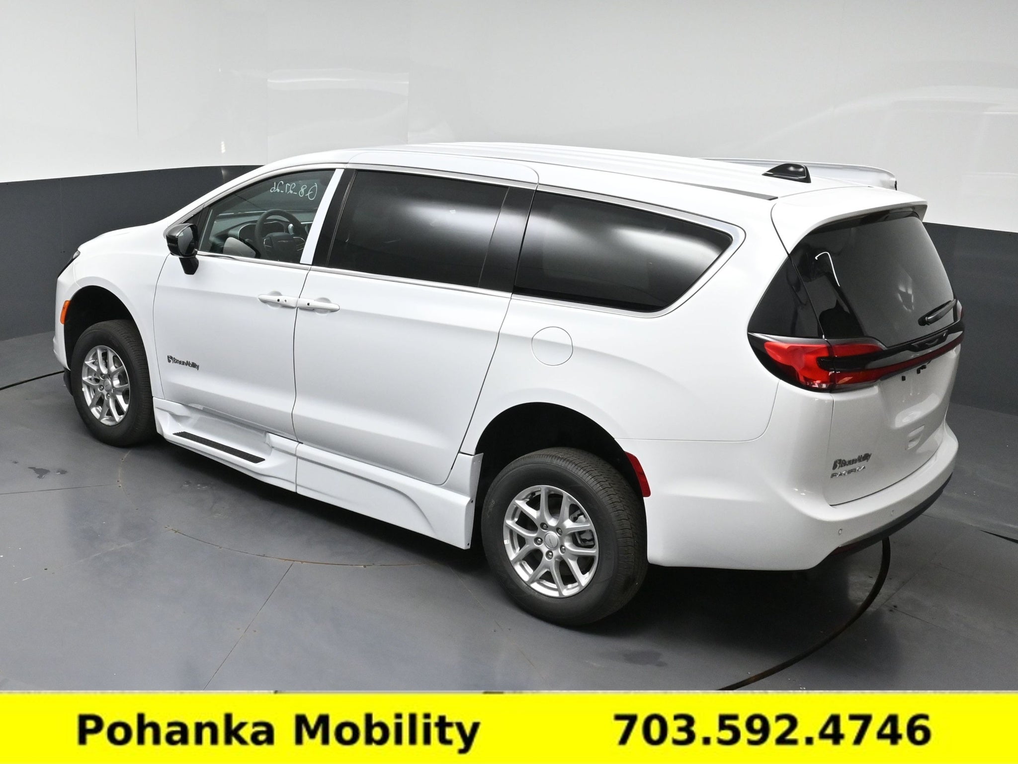 2027 Chrysler Pacifica Select