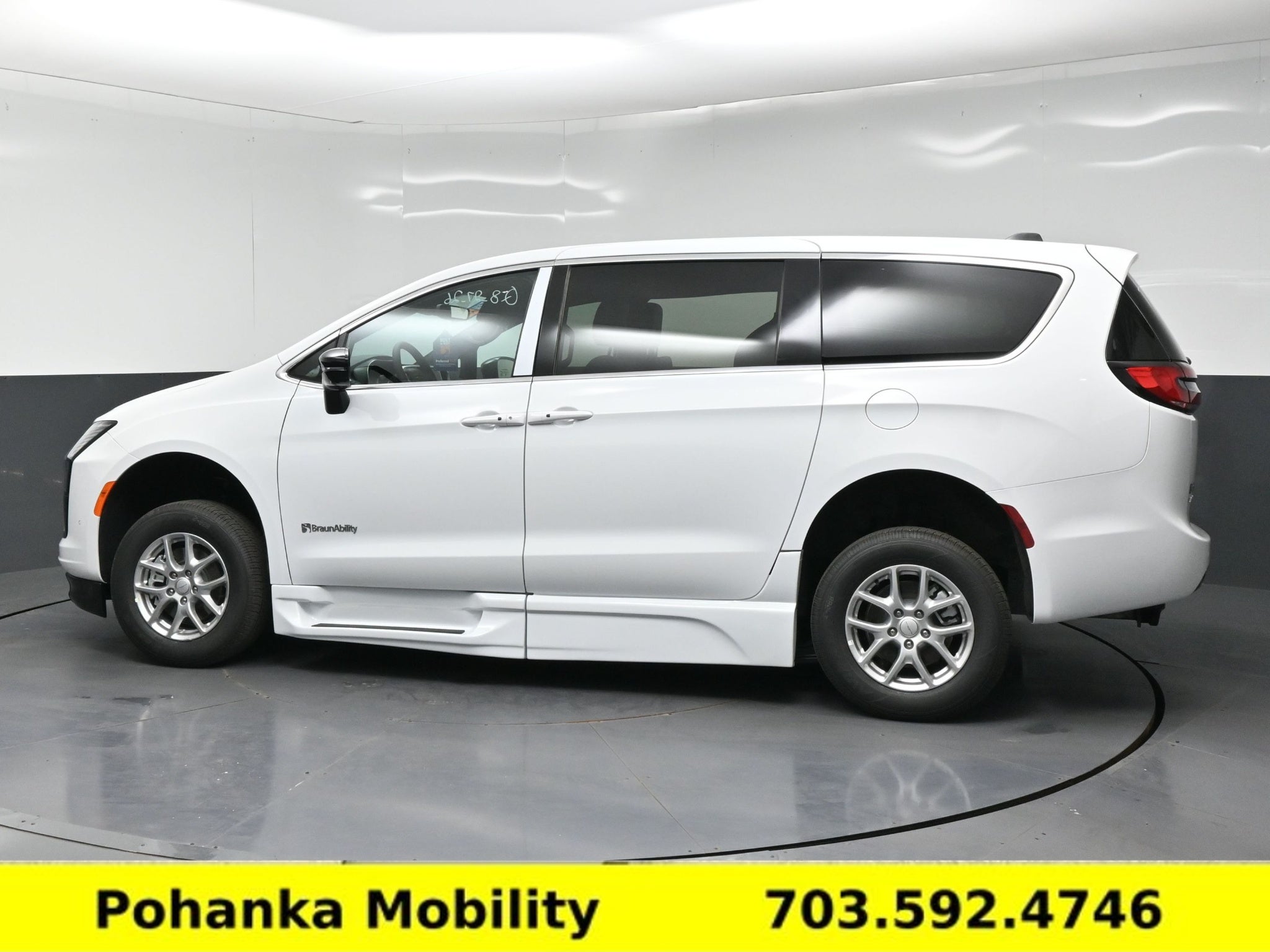 2027 Chrysler Pacifica Select