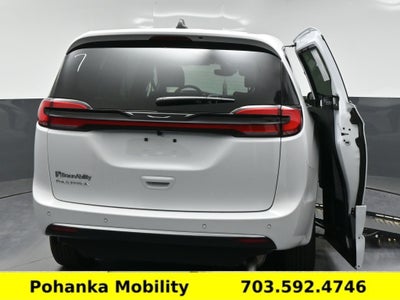2027 Chrysler Pacifica Select