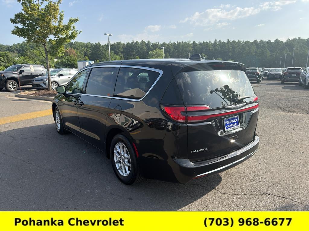 2025 Chrysler Pacifica Select
