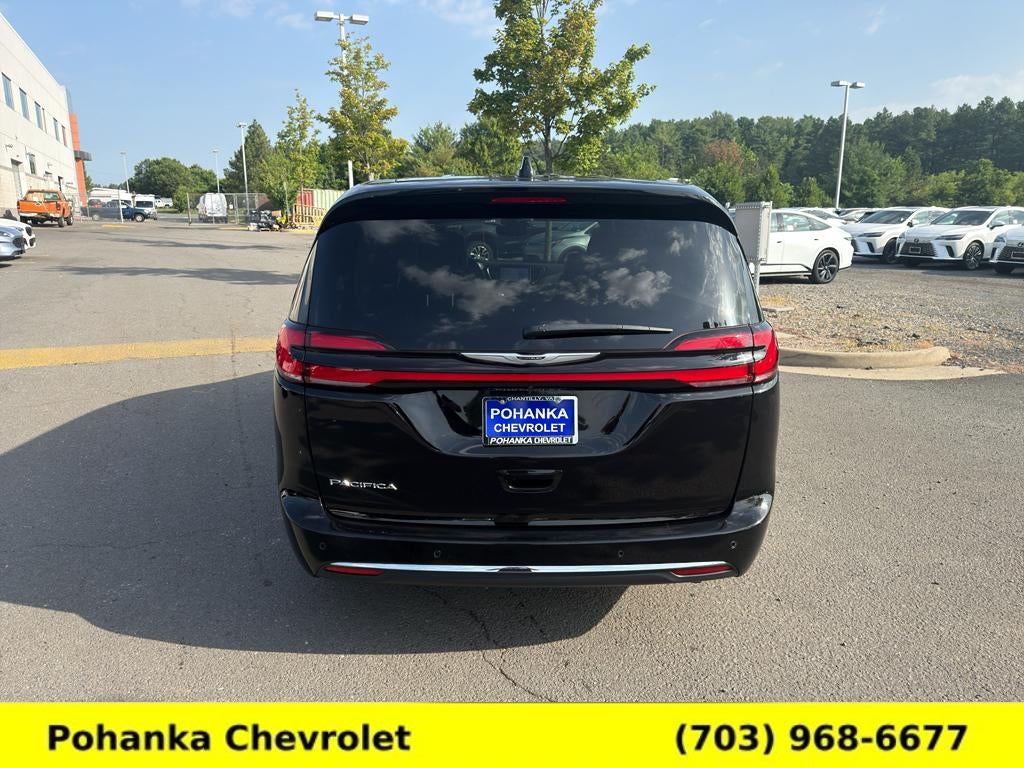 2025 Chrysler Pacifica Select