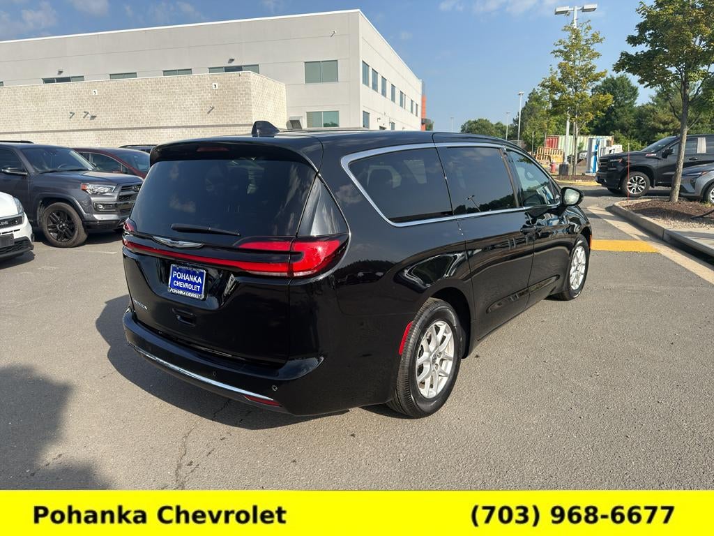 2025 Chrysler Pacifica Select
