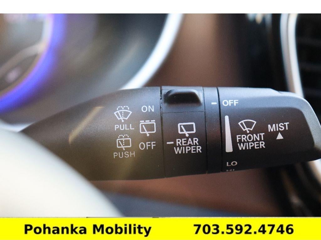 2024 Chrysler Voyager LX