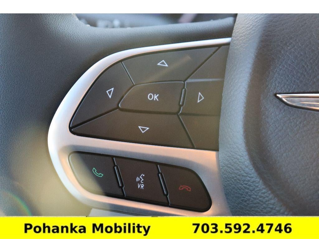 2024 Chrysler Voyager LX