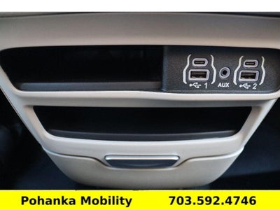 2024 Chrysler Voyager LX