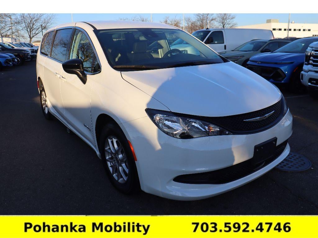 2024 Chrysler Voyager LX