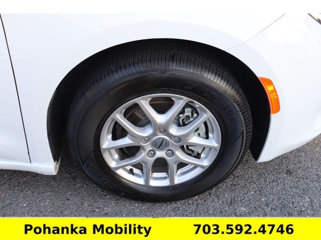 2024 Chrysler Voyager LX