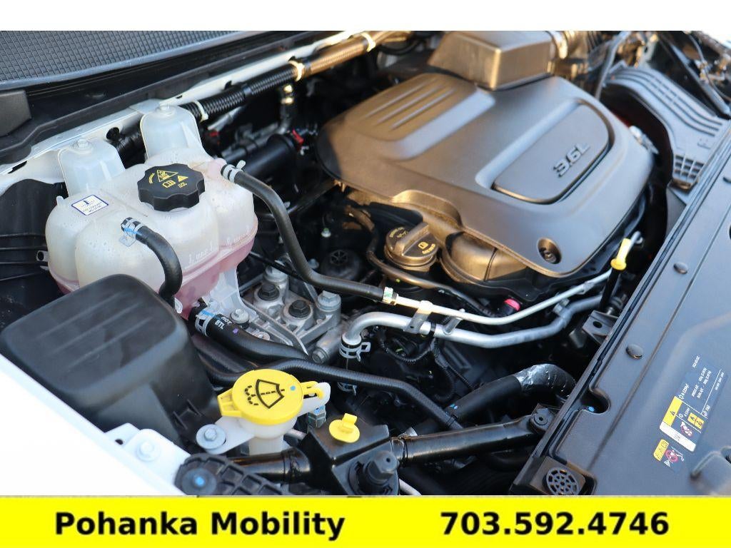 2024 Chrysler Voyager LX