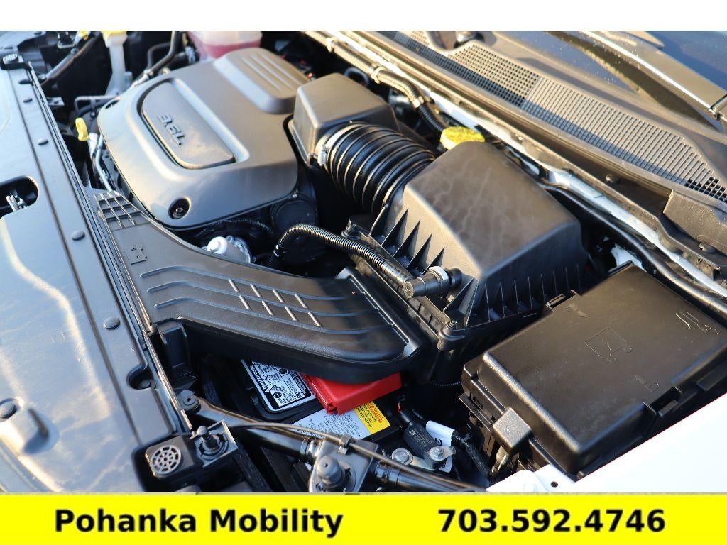 2024 Chrysler Voyager LX