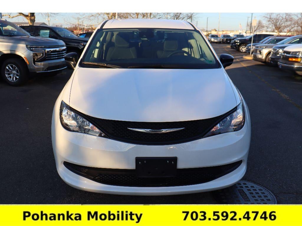 2024 Chrysler Voyager LX