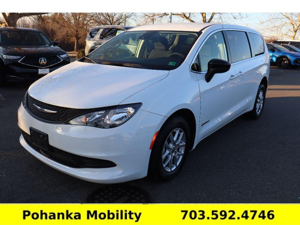 2024 Chrysler Voyager LX