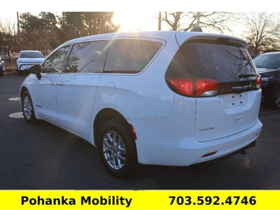 2024 Chrysler Voyager LX