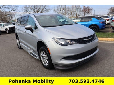 2023 Chrysler Voyager LX
