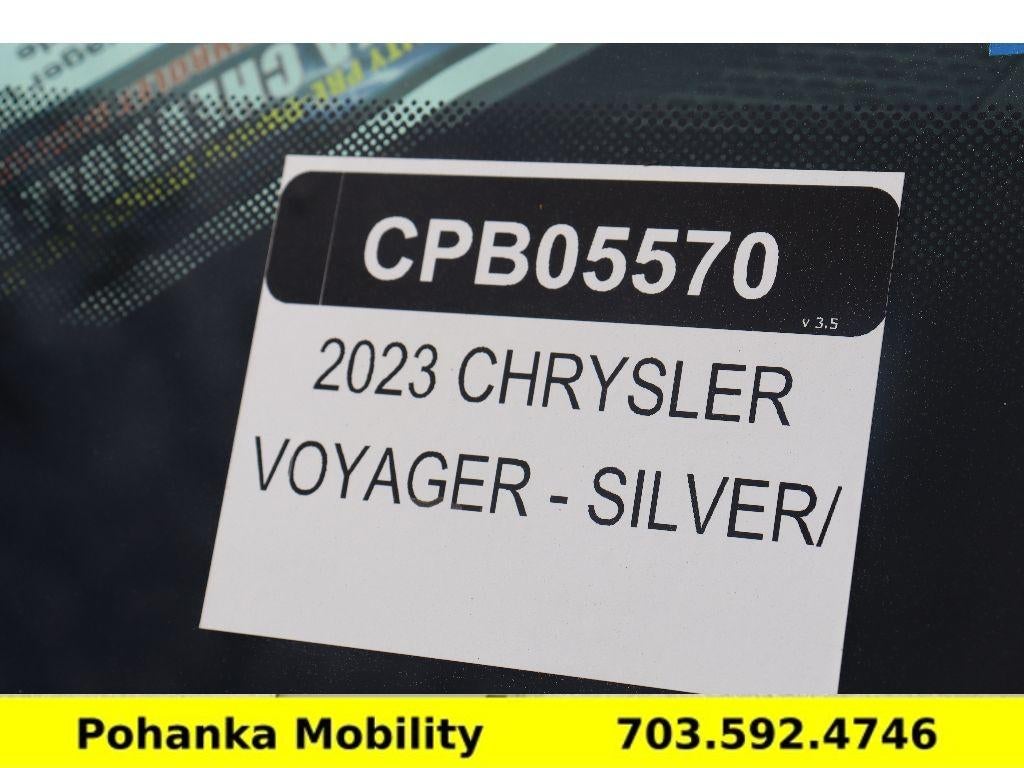 2023 Chrysler Voyager LX