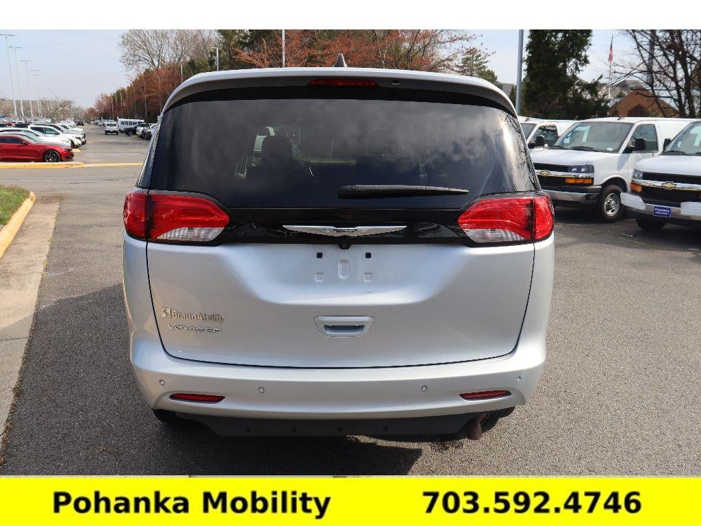 2023 Chrysler Voyager LX