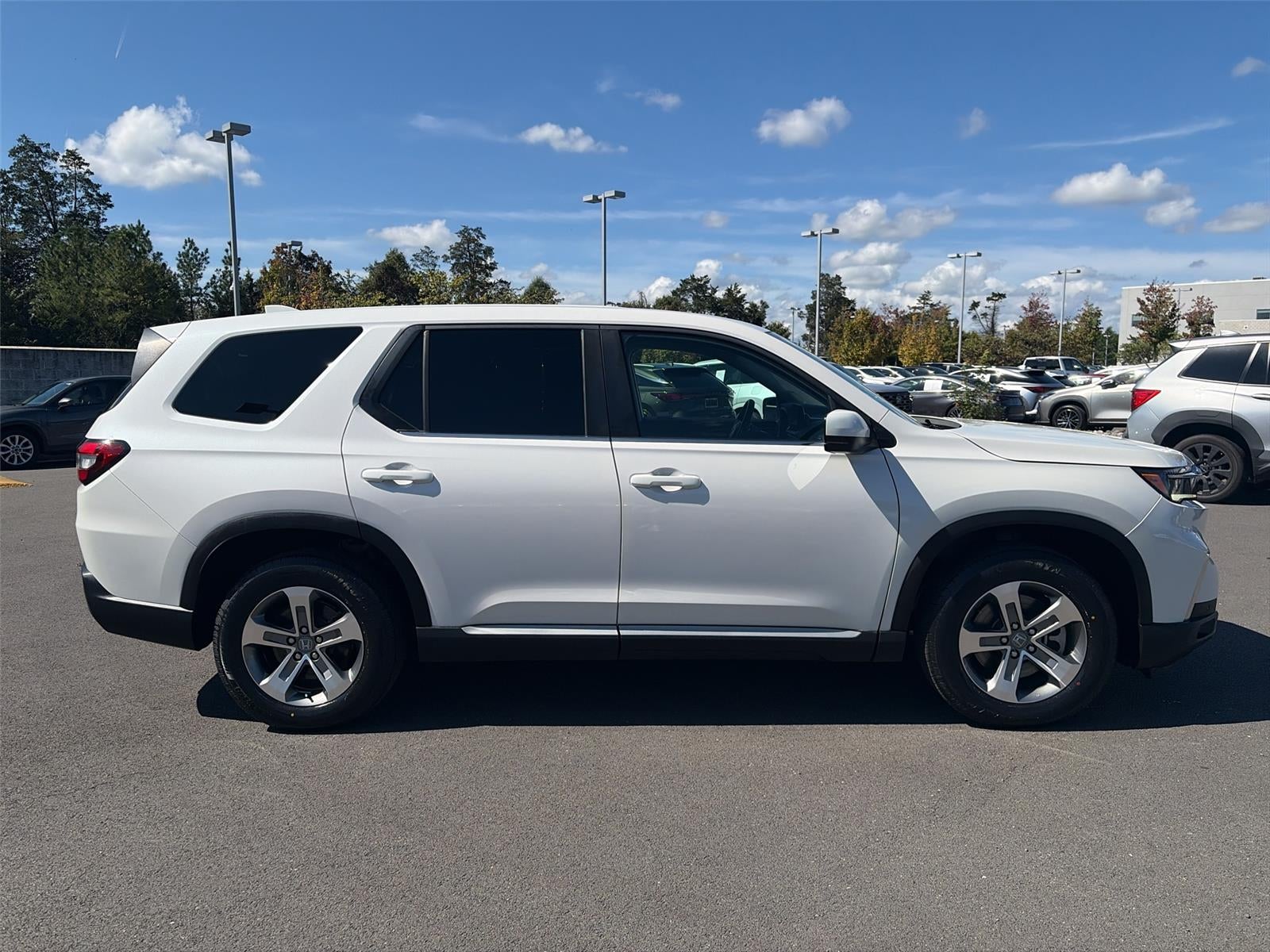 2023 Honda Pilot AWD EX-L 8 Passenger