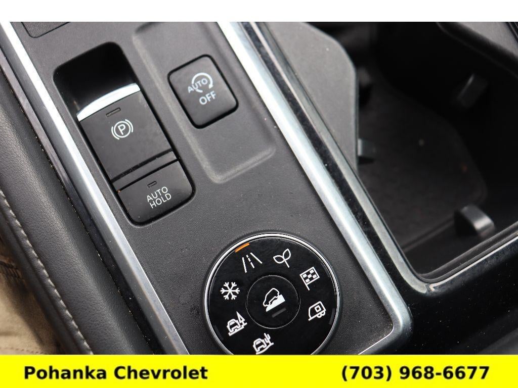 2022 Nissan Pathfinder SV