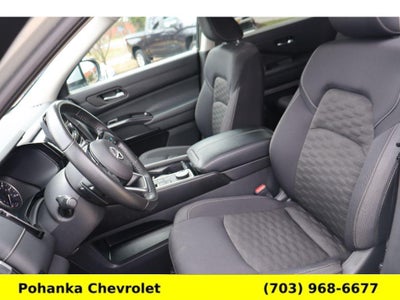 2022 Nissan Pathfinder SV