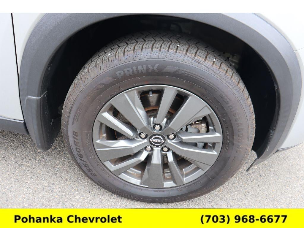 2022 Nissan Pathfinder SV