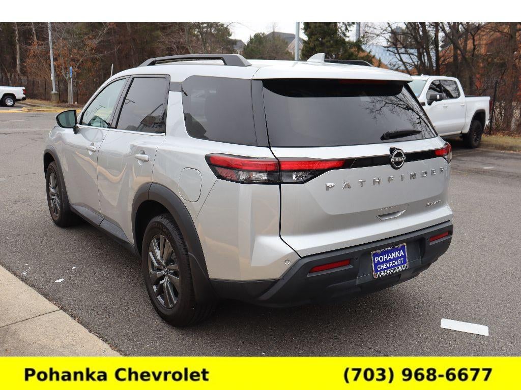 2022 Nissan Pathfinder SV
