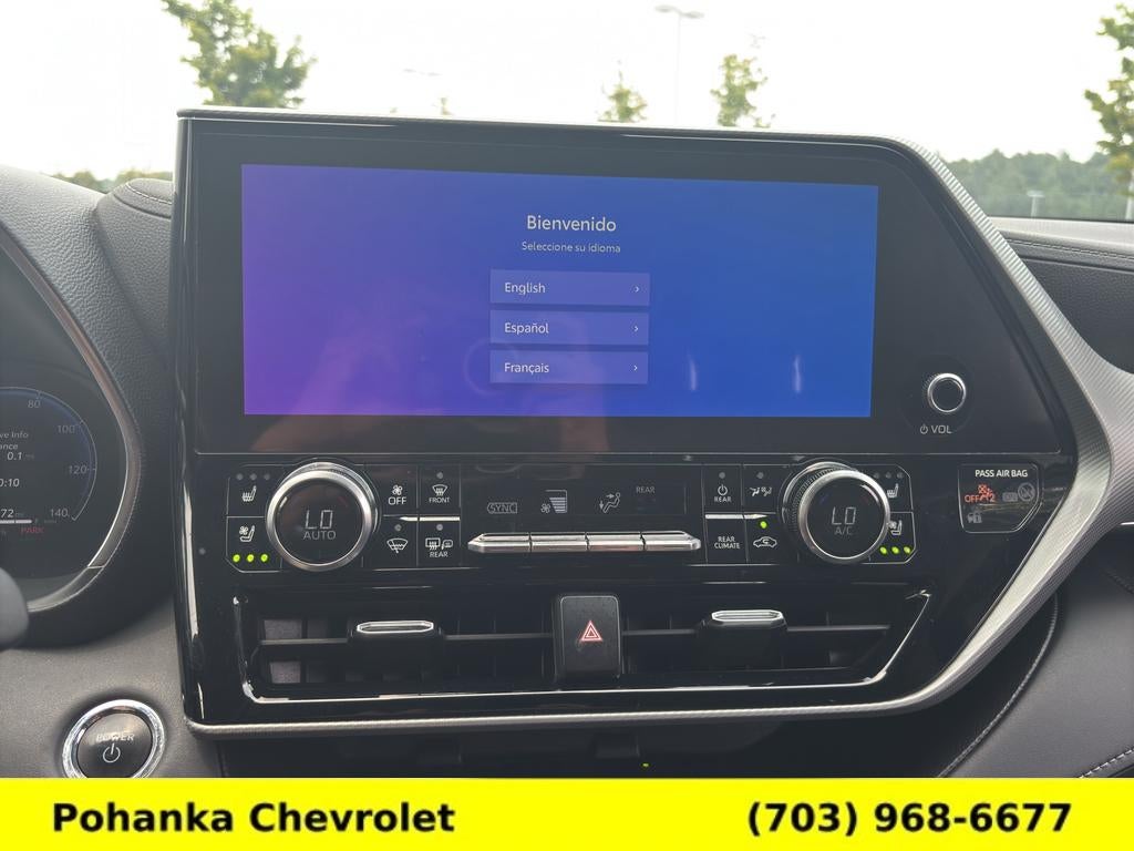 2023 Toyota Highlander Hybrid Platinum