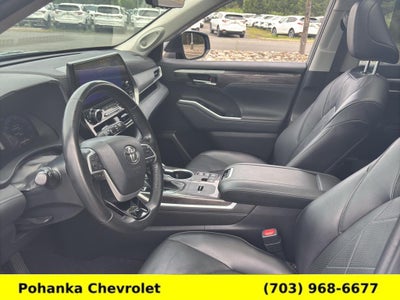 2023 Toyota Highlander Hybrid Platinum