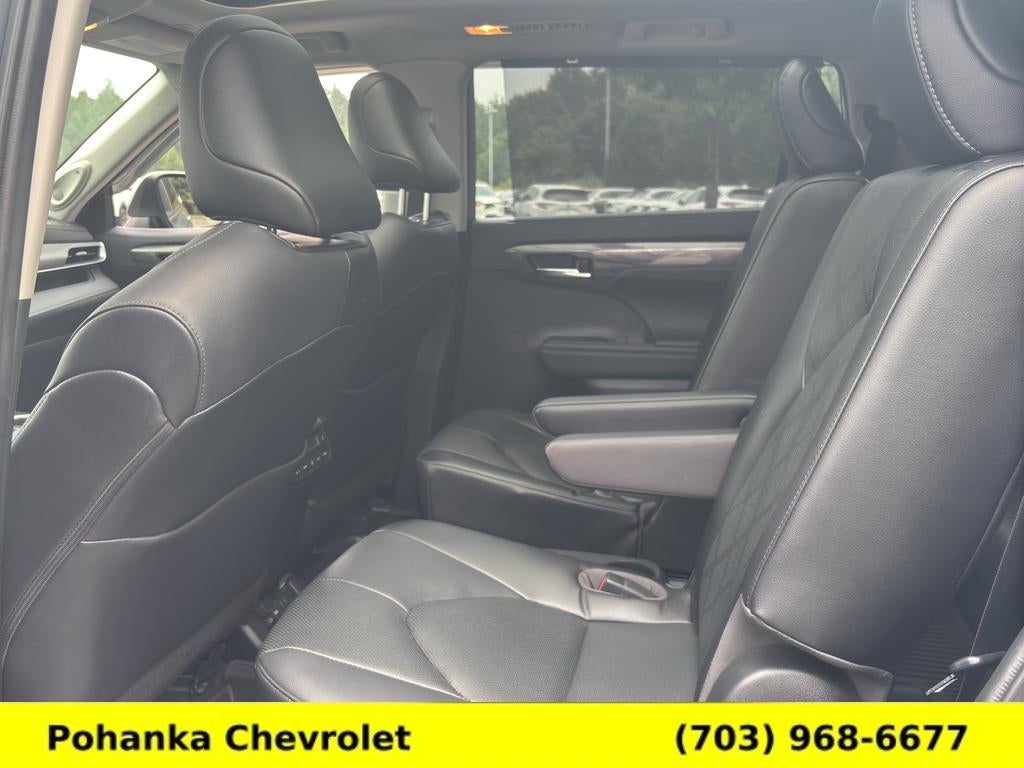 2023 Toyota Highlander Hybrid Platinum