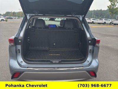 2023 Toyota Highlander Hybrid Platinum