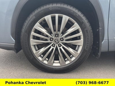 2023 Toyota Highlander Hybrid Platinum